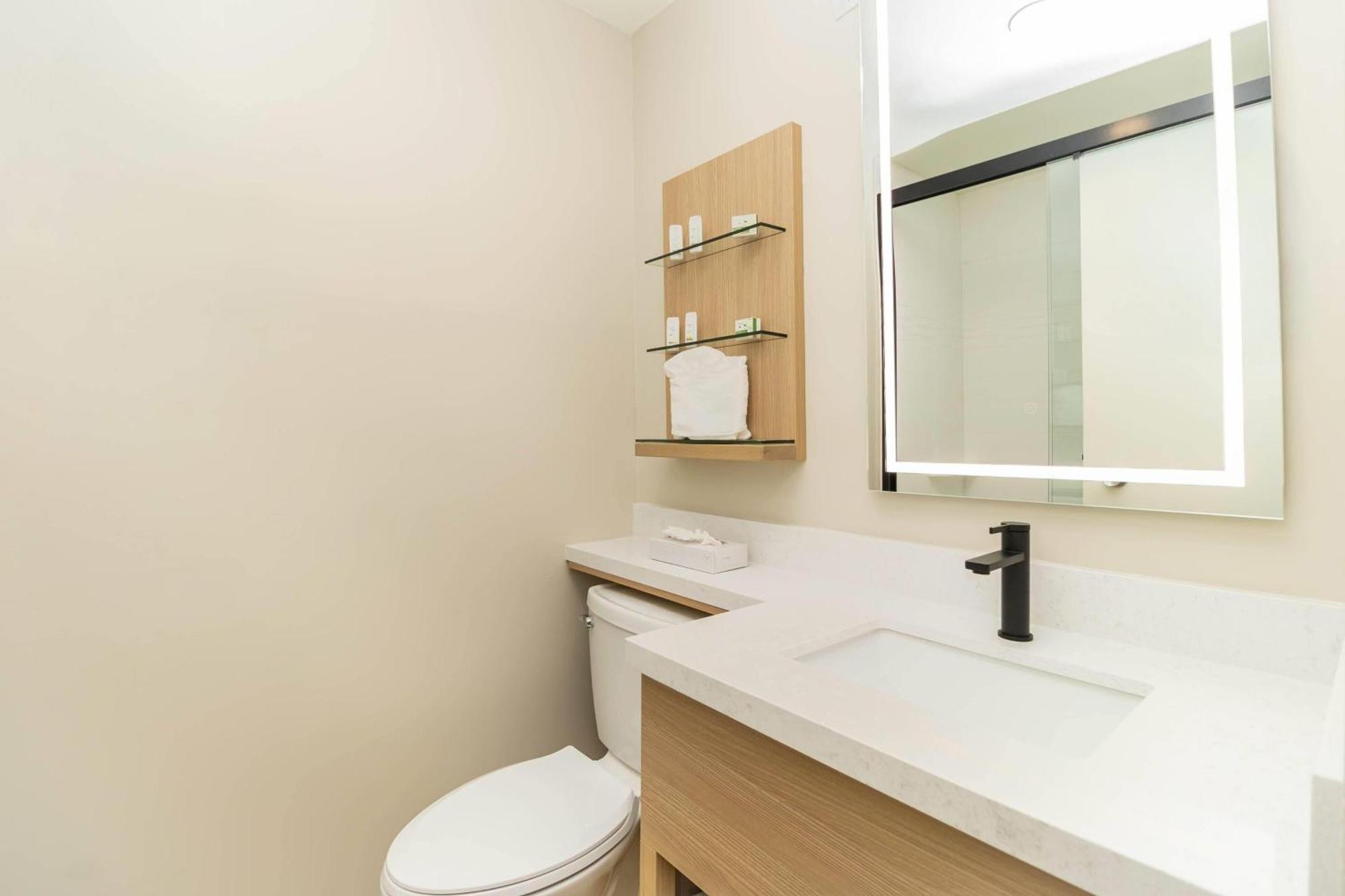 Hotel Ramada By Wyndham Orlando South