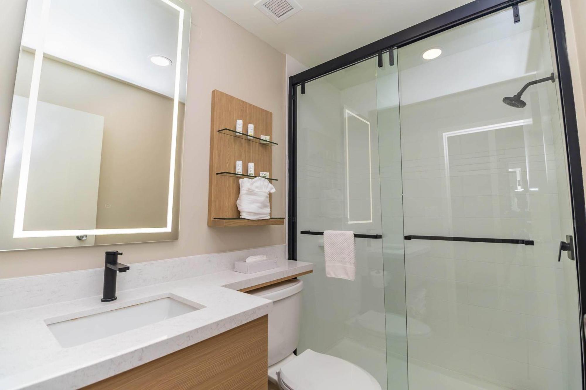 Hotel Ramada By Wyndham Orlando South 3*