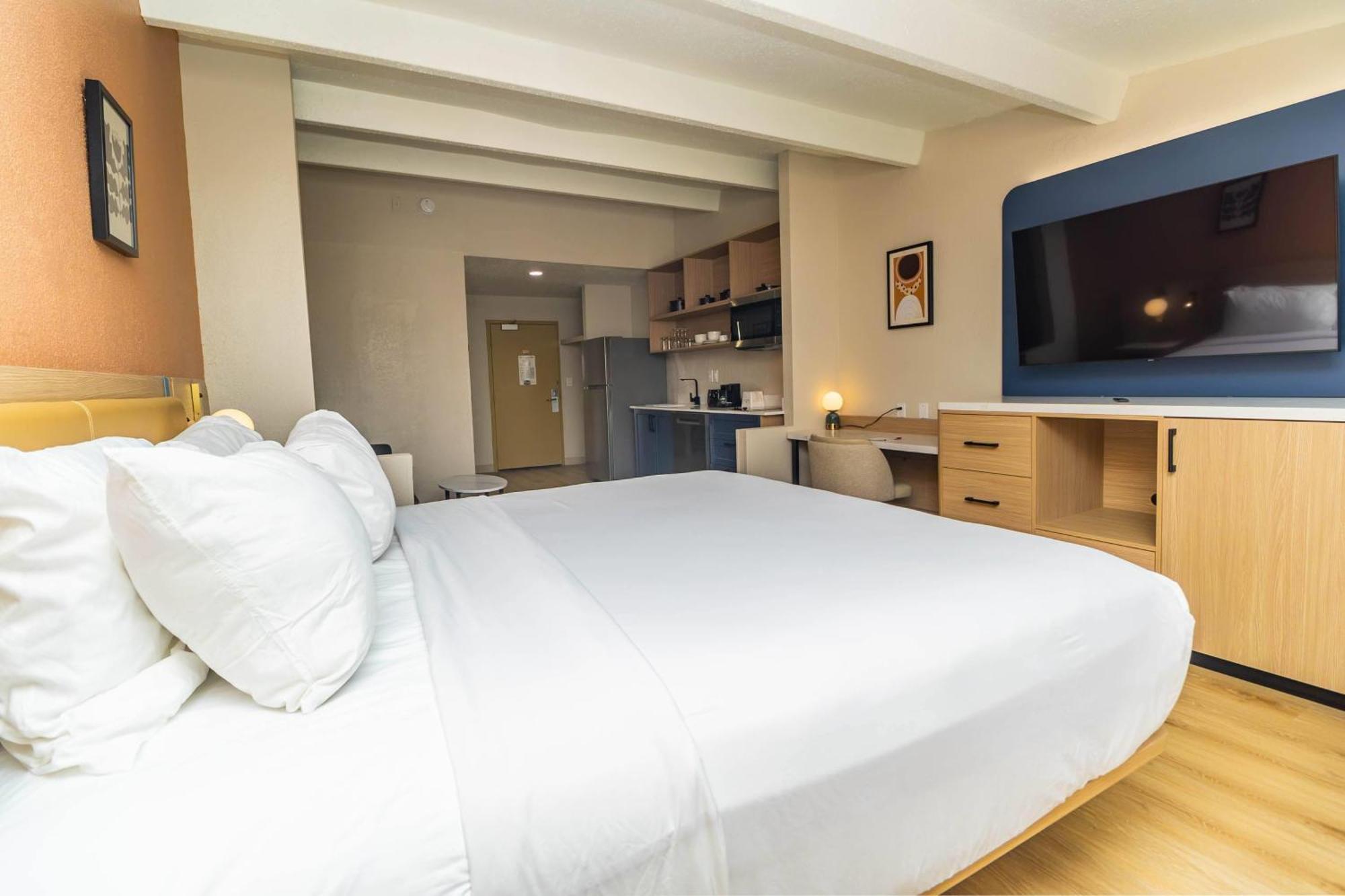 Ramada By Wyndham Orlando South 3*