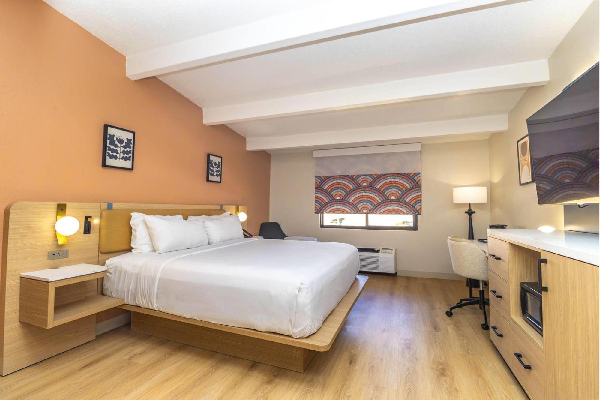 Ramada By Wyndham Orlando South 3*