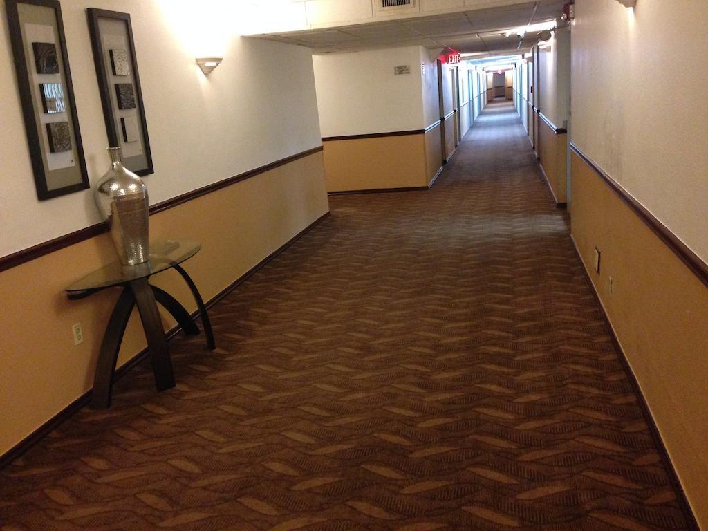 Hotel Ramada By Wyndham Orlando South 3*