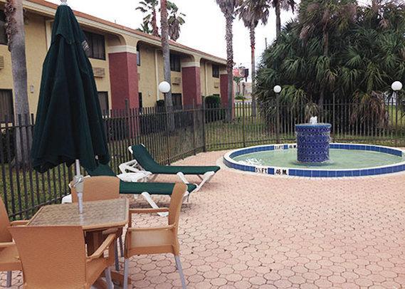 Ramada By Wyndham Orlando South