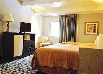 Hotel Ramada By Wyndham Orlando South 3*
