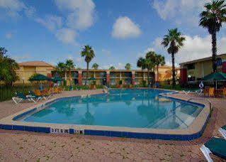Ramada By Wyndham Orlando South 3*